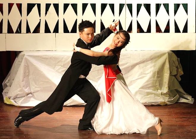 16 man bieu dien an tuong cua cac cap doi Ngoai giao hinh anh