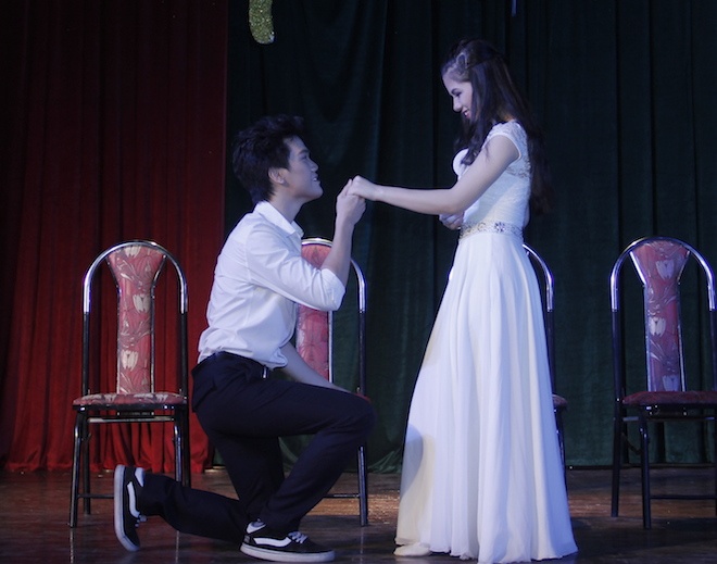 Vòng thi bán kết tài năng của cuộc thi DAV Athenus - Bản sắc sinh viên Ngoại Giao vừa diễn ra với nhiều màn thể hiện ấn tượng, độc đáo đến từ 16 cặp đôi tham gia. Trong ảnh là thí sinh Vũ Ngọc Bách và Phạm Thị Tú Anh.