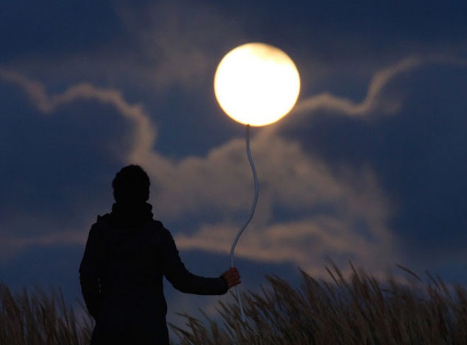 Bo anh choi dua voi anh trang day sang tao hinh anh