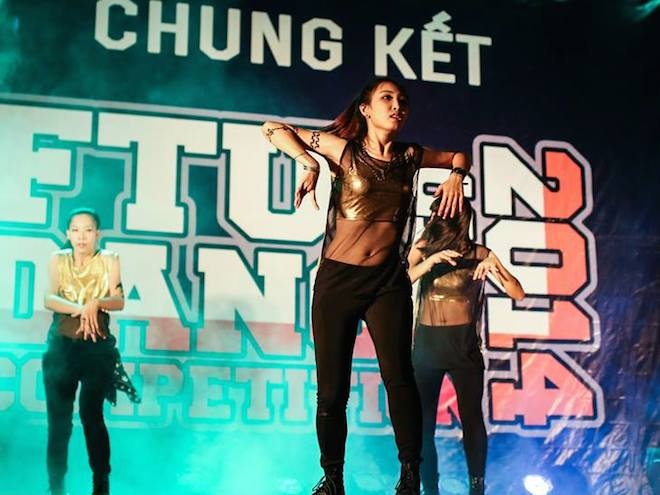 Màn biểu diễn với sự đầu tư kỹ lưỡng về trang phục cũng như đẹp mắt trong vũ đạo của nhóm KDCD. Cũng nhờ vậy mà KDCD đã xuất sắc giành giải ba của chương trình.