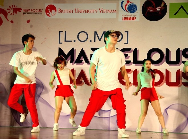 Buổi dạ tiệc do trường THPT/THCS Lômônôxốp phối hợp với viện Goethe, Trung tâm giáo dục Edukids, Trung tâm Anh ngữ Summit Education, Đại học Anh Quốc (British University) tổ chức.