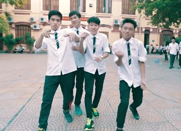 Clip cover 'Happy' vui nhon cua hoc sinh Tran Phu hinh anh
