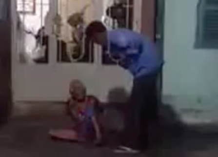 Clip ba noi bi chau chui mang tham te hinh anh