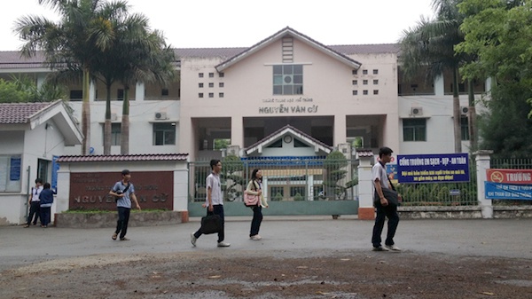 Trường THPT Nguyễn Văn Cừ.