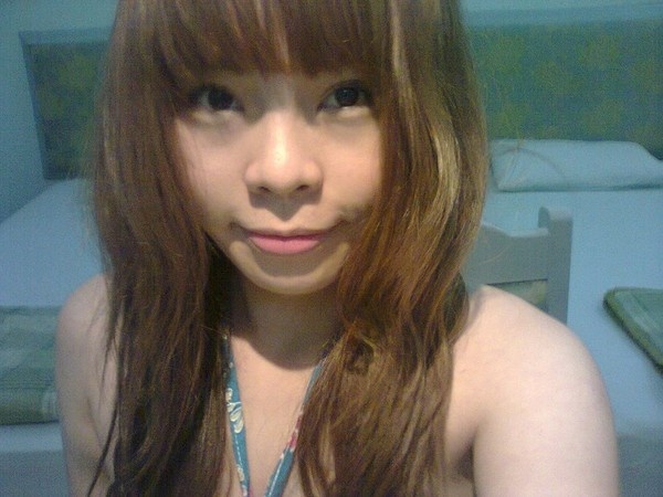 Nếu như trước đây, V. không mấy xinh đẹp với chiếc mũi thấp, quai hàm bạnh, răng chìa, mũi thấp, mặt khá to với thân hình mập mạp...