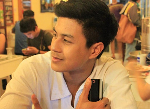 Chang boi ban noi tieng vi so huu ve ngoai dien trai hinh anh