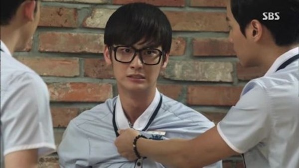 Chuyen nhung teen ua bao luc hinh anh