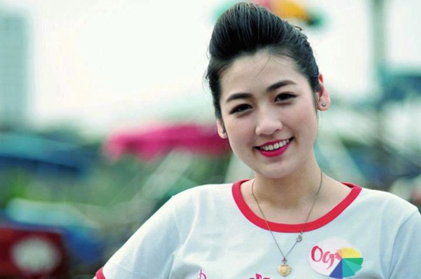 Á hậu Dương Tú Anh.