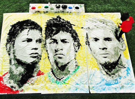 Clip ve chan dung Ronaldo, Messi, Neymar bang chan hinh anh