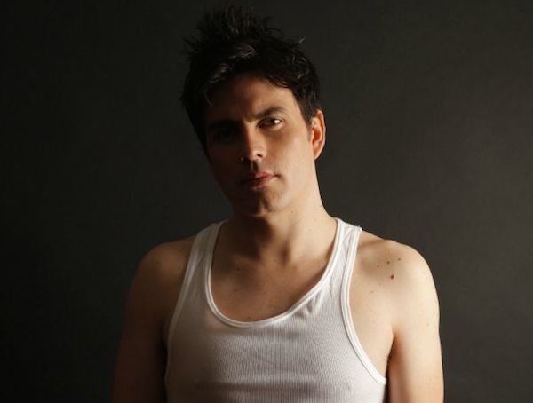 Anh chang cover nhac nen Mario, Pokemon gay sot tren mang hinh anh