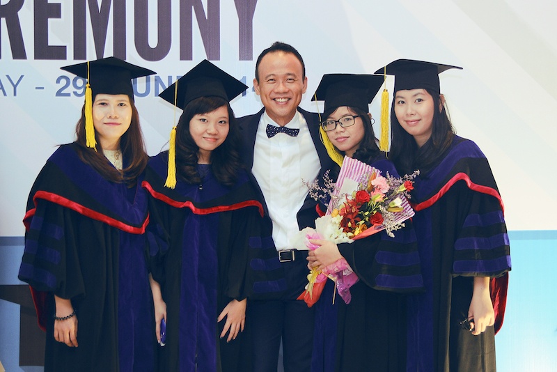 Le tot nghiep cua sinh vien DH Gia Dinh hinh anh