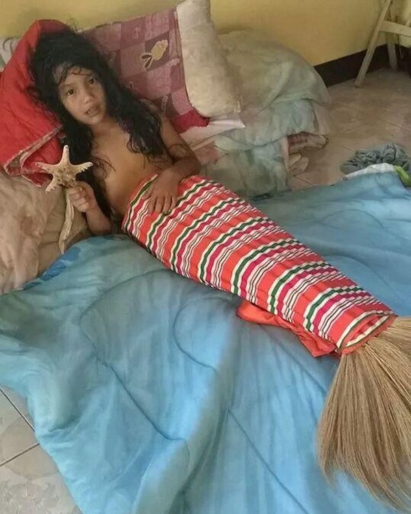 Trẻ em cũng tham gia.