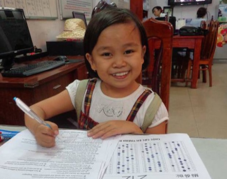 Nu sinh cao 1 m, nang 17 kg dat diem kha quan o ky thi DH hinh anh