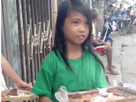 Clip co be ban banh gao hat hay hut 49.000 luot chia se hinh anh