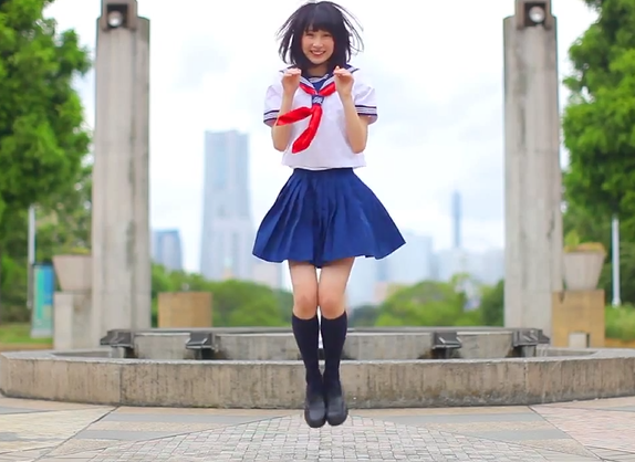 Clip nhay dang yeu bat chuoc hoat hinh cua nu sinh Nhat Ban hinh anh