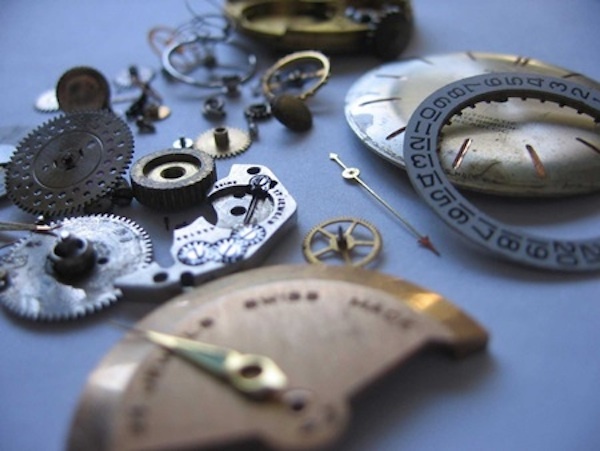 Cách sáng tạo nhất mà bạn có thể làm để phá hỏng một chiếc đồng hồ là gì?”