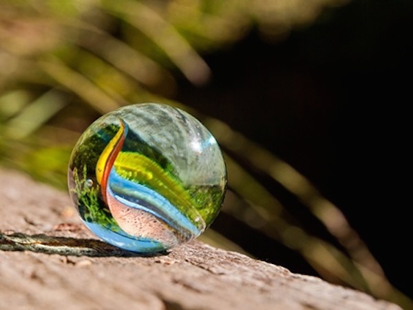 “Làm sao để tính toán được lực va chạm của hai khối cầu. Bạn hãu đưa ra được công thức và diễn giải thuật toán đó