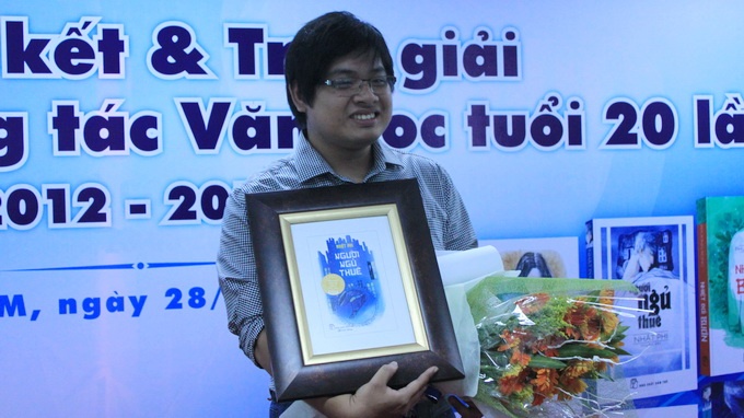 'Nguoi ngu thue': Giai nhat Van hoc tuoi 20 lan 5 hinh anh