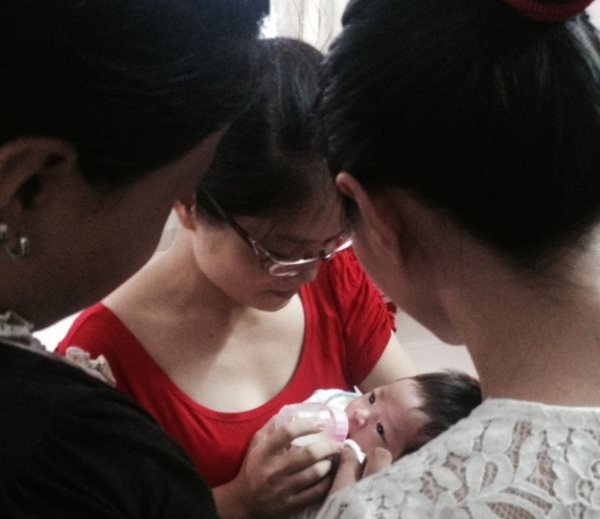 Ngoi nha trang khuyet hinh anh