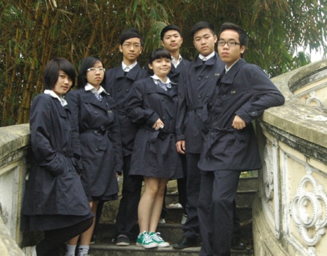 Đồng phục mùa đông của học sinh trường THPT Chu Văn An, Hà Nội.