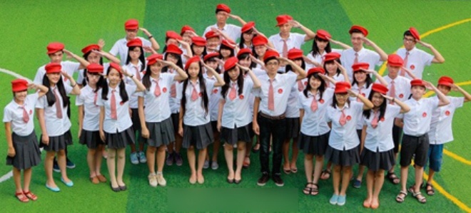 Đồng phục đẹp như tiếp viên hàng không của học sinh trường Marie Curie, Hà Nội.