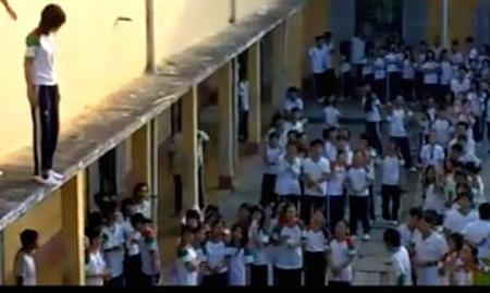 Thach hoc sinh nhay lau, thay giao bi sa thai hinh anh