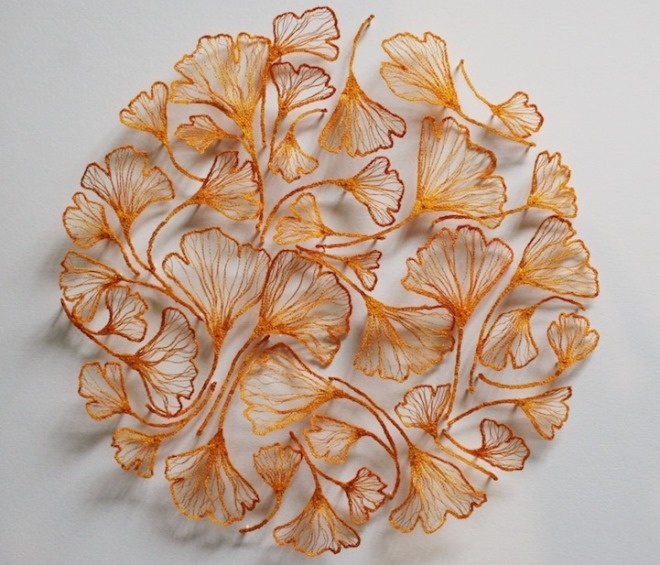 Co gai gay sot voi loat tranh theu dep den tung chi tiet hinh anh