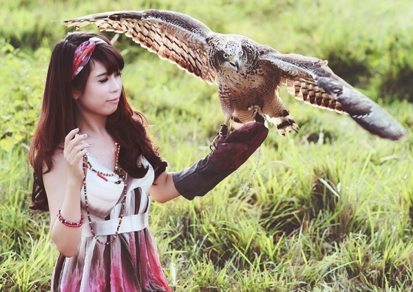 Hồng Nhung vui tính, thân thiện.