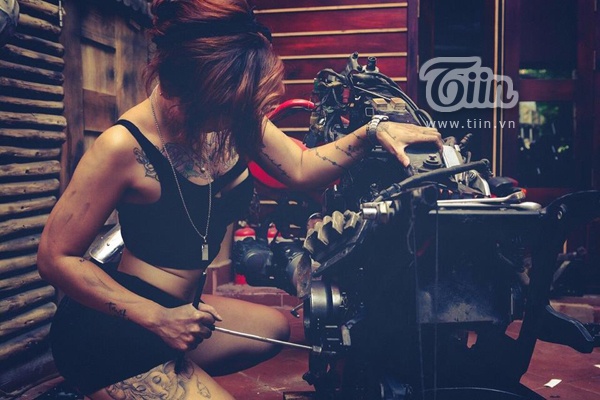 Các hình xăm trên cơ thể Thu Hiền có ý nghĩa về sự tự do, lạc quan, hạnh phúc, may mắn, gia đình, tình yêu...