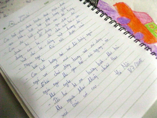 Việt cũng ghi lại những trải nghiệm trong công việc của mình.