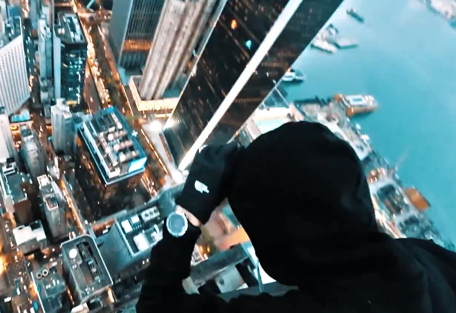 Clip chup anh tren noc nha cao tang hut 1,2 trieu view hinh anh