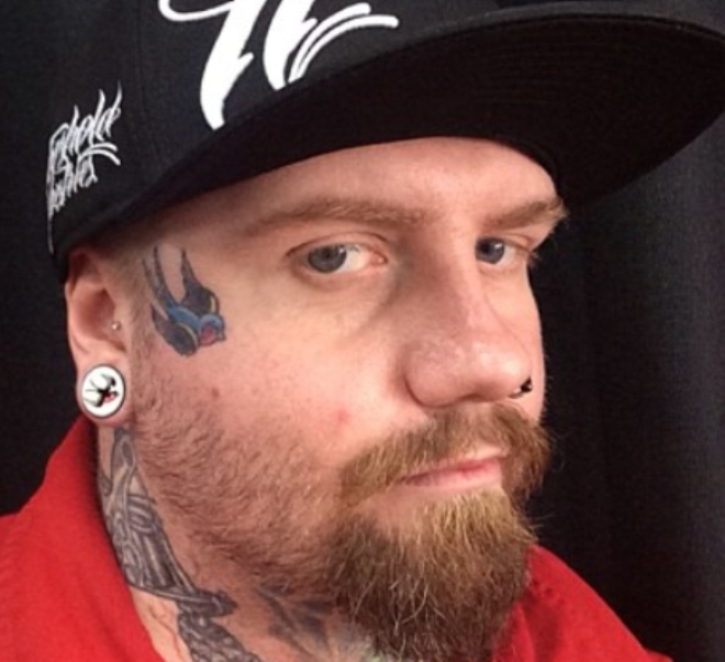 Chân dung chàng thợ xăm cá tính, tài năng - Terence Tait.