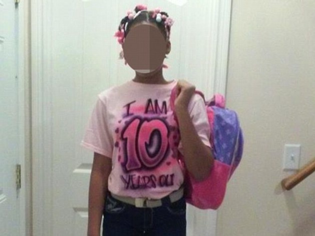 Yeu som, nu sinh bi bo bat mac ao 'toi 10 tuoi' hinh anh