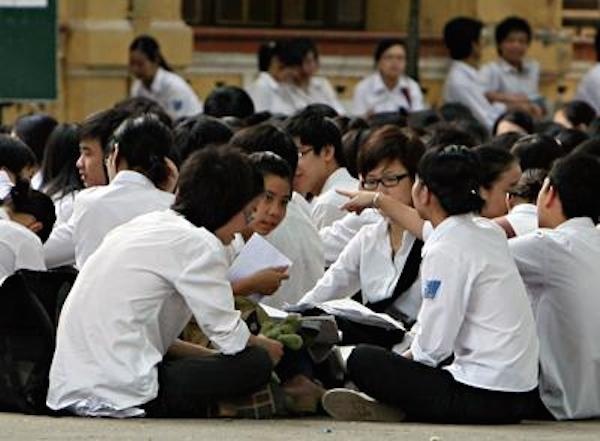 Khong bat buoc sinh vien hoc tang cuong ngoai ngu hinh anh