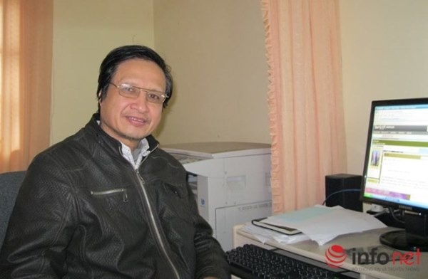 Thầy giáo Trần Đình Trợ.