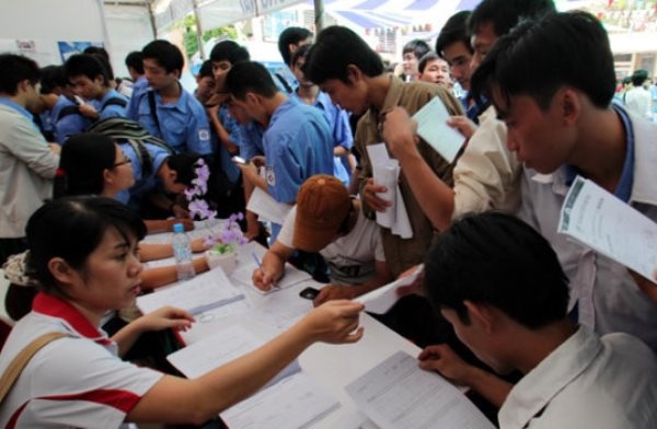 Bon nam dai hoc la bao nhieu tien? hinh anh