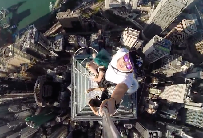 Clip Daniel Lau chinh phuc noc thanh pho Hong Kong hinh anh