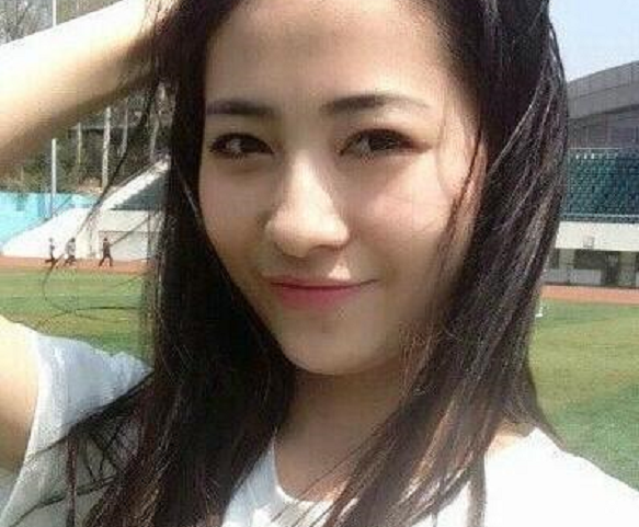 Co giao xinh dep khien hoc sinh khong bao gio ngu gat hinh anh