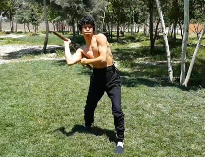 Clip ban sao Ly Tieu Long bieu dien vo thuat dep mat hinh anh