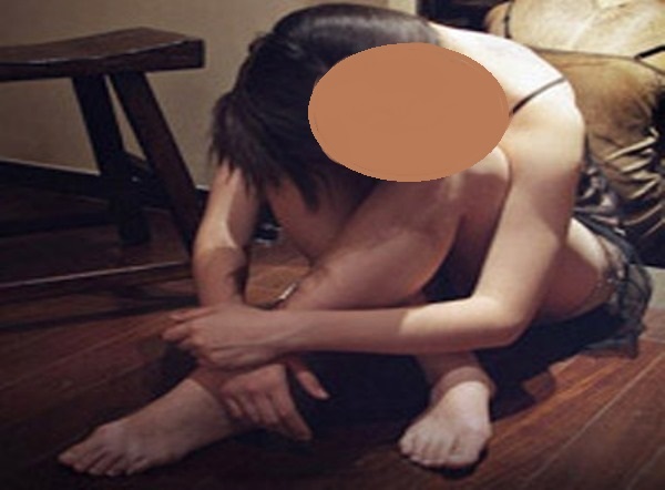 Co giao bi vu oan quan he bat chinh voi nam sinh hinh anh