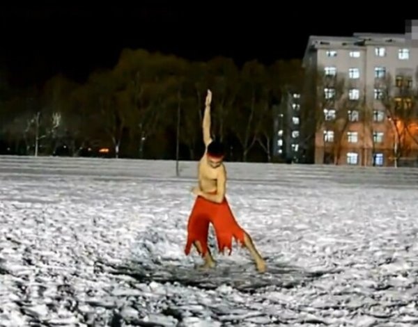 Clip chang trai nhay giua troi -26 do hinh anh