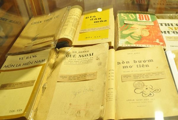 Trung bay nhung cuon sach 'vang bong mot thoi' hinh anh