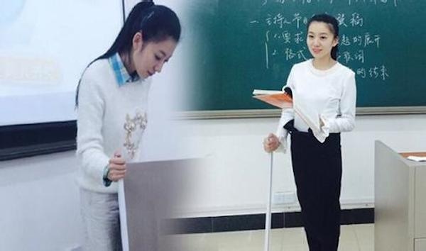 Nu giao vien xinh dep chong gay, deo giap len giang duong hinh anh