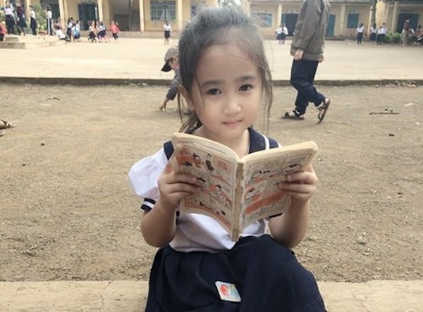 Be gai Dak Lak xinh nhu bup be gay sot mang hinh anh