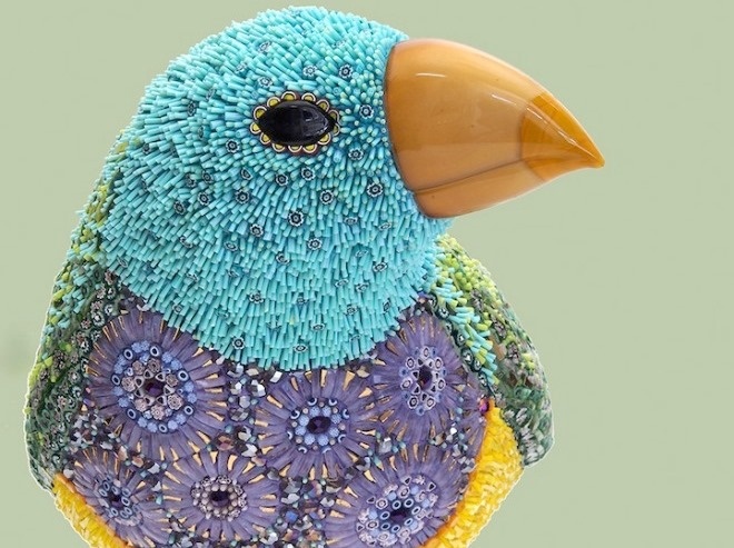 Co gai ghep hinh tuyet dep tu hang trieu hat da nho hinh anh