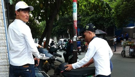 Tien mat, bang... tan hinh anh