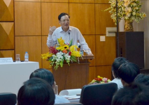 Bộ trưởng Bộ GD-ĐT Phạm Vũ Luận.