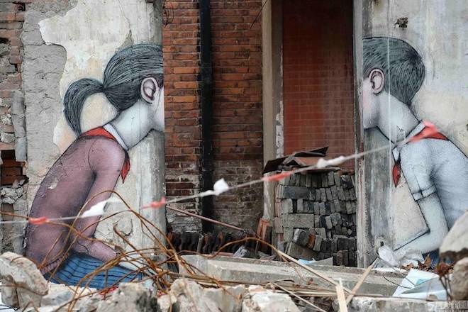 Du lich xuyen quoc gia ve tranh duong pho khong lo hinh anh