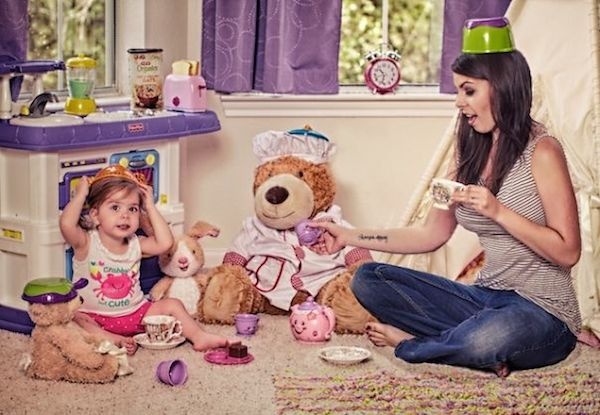 Tiệc trà vào những giờ không thường lệ.