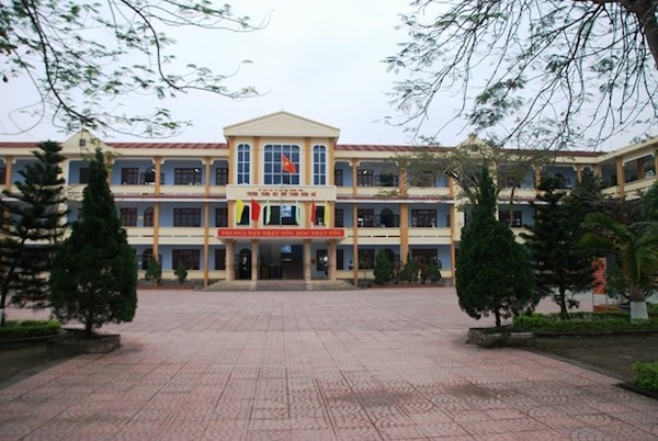 Lai chuyen thay va tro hinh anh